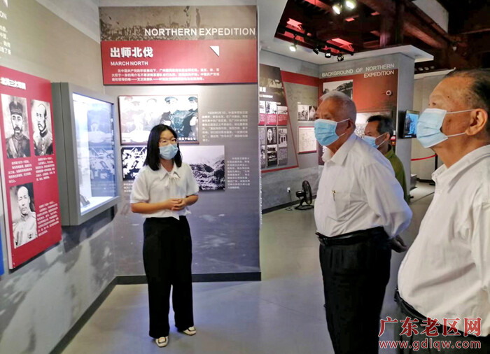 1调研组在叶挺独立团团部旧址纪念馆旧址 (2).jpg