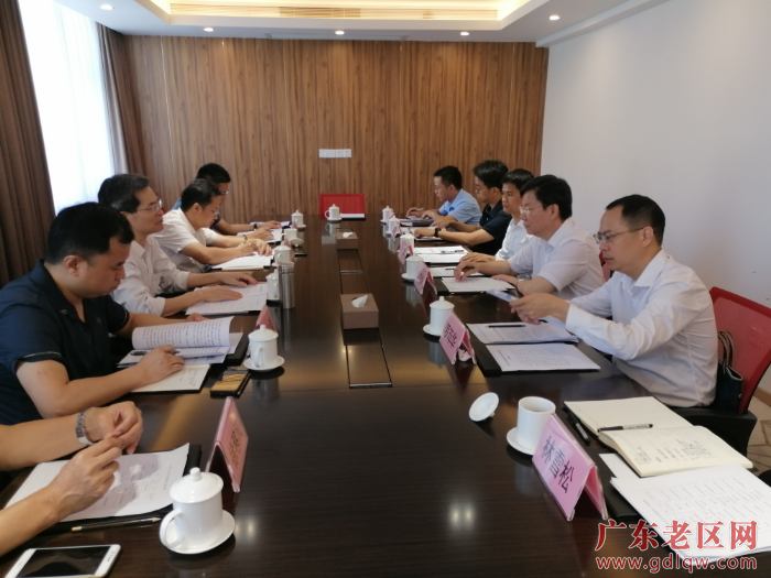 坐谈会现场2 (1).jpg