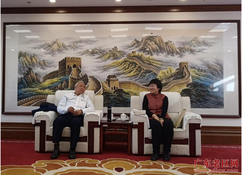 1月23日，陈开枝一行走访中国民营经济研究会，与中国民营经济研究会执行会长兼秘书长沈丽霞、中华工商时报社副社长陈建辉等座谈交流。.png